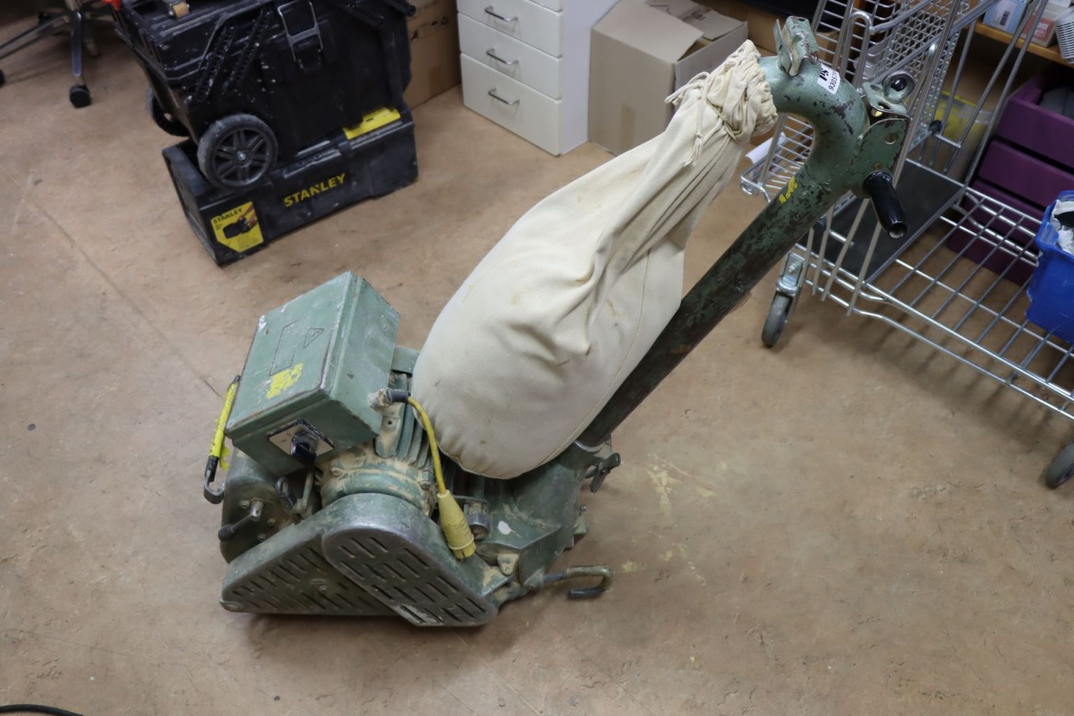 Types of Floor Sanders Chicago, FLOORecki LLC, Flooring Installation, Hardwood Flooring